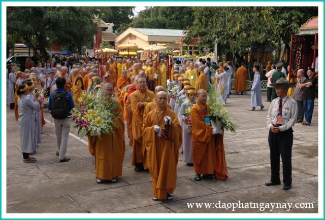 Chùm ảnh: Lễ truy niệm và cung tống kim quan cố HT. Thích Đạt Đạo