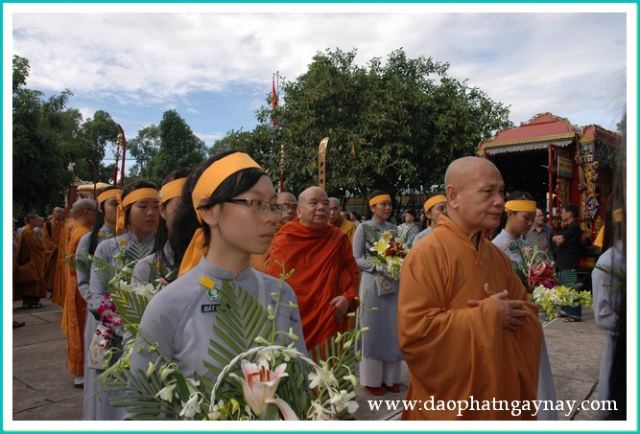 Chùm ảnh: Lễ truy niệm và cung tống kim quan cố HT. Thích Đạt Đạo