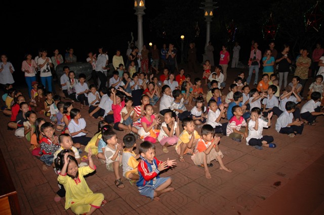 TP. HCM: Vui tết Trung Thu tại chùa Bửu Long