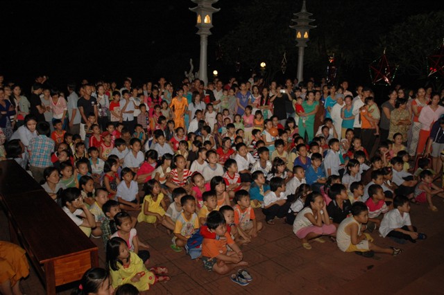 TP. HCM: Vui tết Trung Thu tại chùa Bửu Long