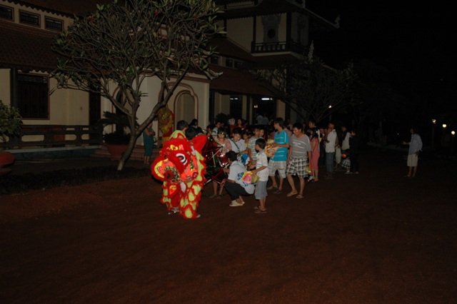 TP. HCM: Vui tết Trung Thu tại chùa Bửu Long