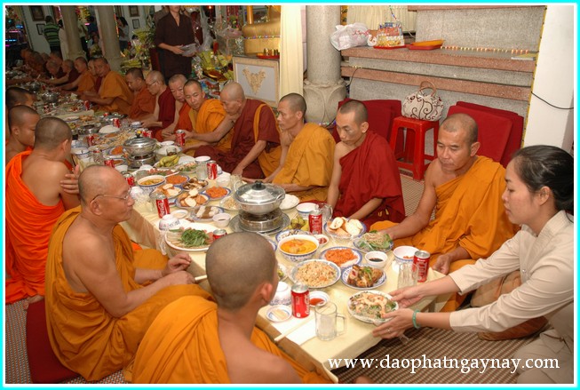 TP. HCM: Chùm ảnh lễ dâng y Kathina tại chùa Phổ Minh - Gò Vấp
