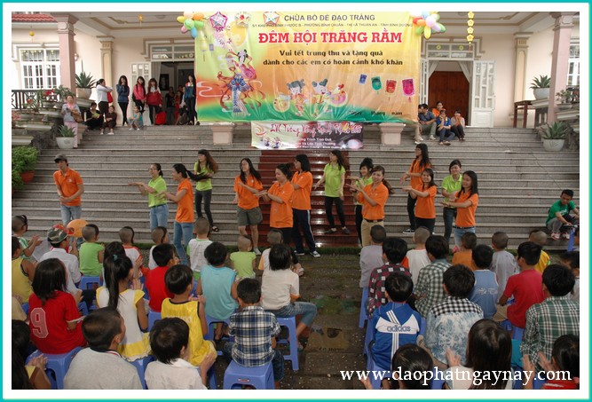 Bình Dương: Đêm hội trăng rằm dành cho các em có hoàn cảnh khó khăn