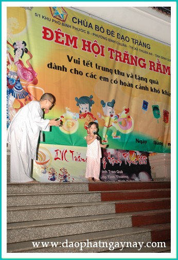 Bình Dương: Đêm hội trăng rằm dành cho các em có hoàn cảnh khó khăn