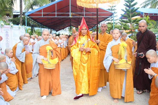 Hình Ảnh Cung Thỉnh Linh Mô Ni Trưởng Hải Triều Âm Tham Phật Yết Tổ