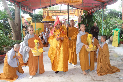 Hình Ảnh Cung Thỉnh Linh Mô Ni Trưởng Hải Triều Âm Tham Phật Yết Tổ