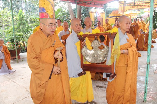 Hình Ảnh Cung Thỉnh Linh Mô Ni Trưởng Hải Triều Âm Tham Phật Yết Tổ