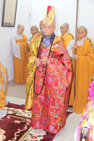 Hình Ảnh Cung Thỉnh Linh Mô Ni Trưởng Hải Triều Âm Tham Phật Yết Tổ