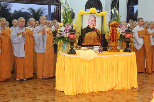 Hình Ảnh Cung Thỉnh Linh Mô Ni Trưởng Hải Triều Âm Tham Phật Yết Tổ