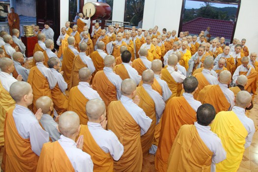 Hình Ảnh Cung Thỉnh Linh Mô Ni Trưởng Hải Triều Âm Tham Phật Yết Tổ