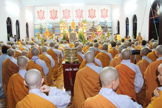 Hình Ảnh Cung Thỉnh Linh Mô Ni Trưởng Hải Triều Âm Tham Phật Yết Tổ