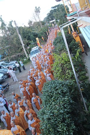 Hình Ảnh Cung Thỉnh Linh Mô Ni Trưởng Hải Triều Âm Tham Phật Yết Tổ