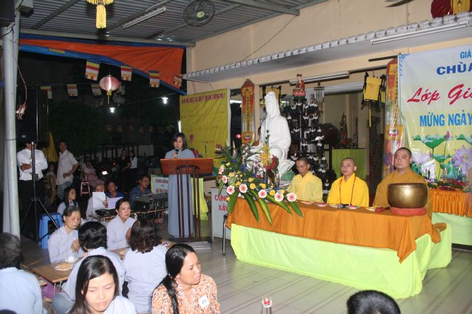 TP.HCM: Lớp giáo lý chùa Thiên Chánh mừng ngày nhà giáo Việt Nam