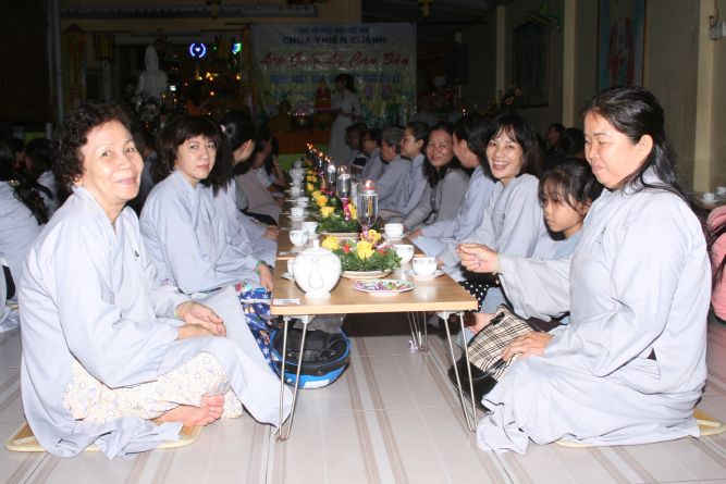 TP.HCM: Lớp giáo lý chùa Thiên Chánh mừng ngày nhà giáo Việt Nam