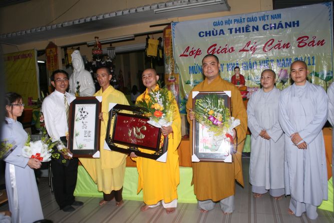 TP.HCM: Lớp giáo lý chùa Thiên Chánh mừng ngày nhà giáo Việt Nam
