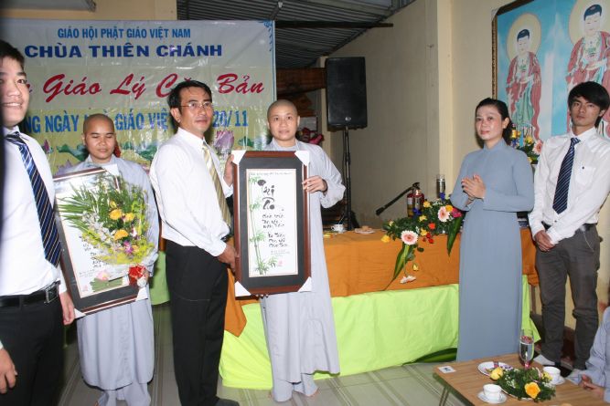 TP.HCM: Lớp giáo lý chùa Thiên Chánh mừng ngày nhà giáo Việt Nam