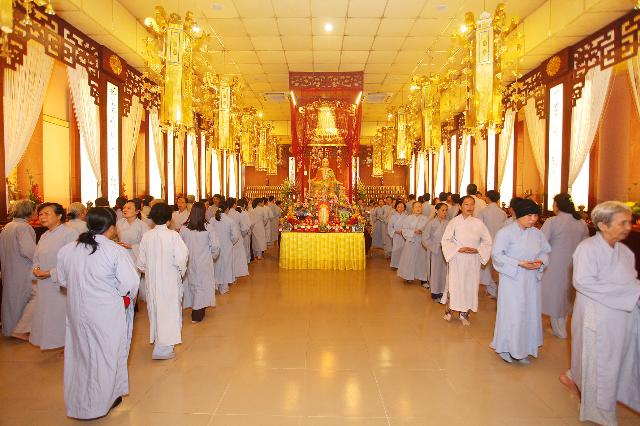 Ngày đầu Pháp hội niệm Phật cầu nguyện Quốc Thái Dân An cầu siêu sản nạn, thai nhi chùa Từ Quang – 2013
