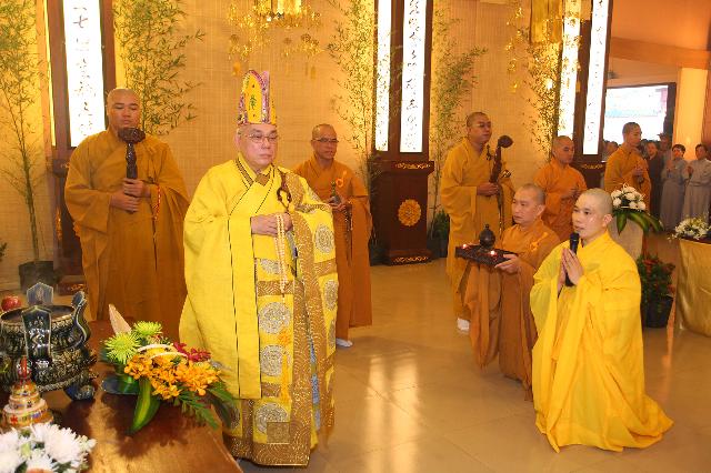 Ngày đầu Pháp hội niệm Phật cầu nguyện Quốc Thái Dân An cầu siêu sản nạn, thai nhi chùa Từ Quang – 2013