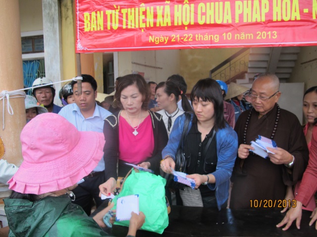 Chùa Pháp Hoa - Nam Úc cứu trợ đồng bào bị bão lụt miền Trung