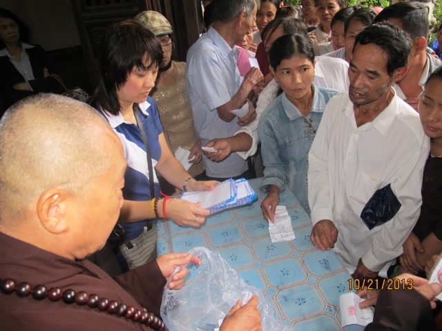 Chùa Pháp Hoa - Nam Úc cứu trợ đồng bào bị bão lụt miền Trung