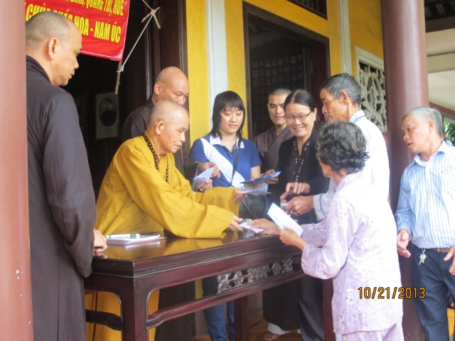 Chùa Pháp Hoa - Nam Úc cứu trợ đồng bào bị bão lụt miền Trung