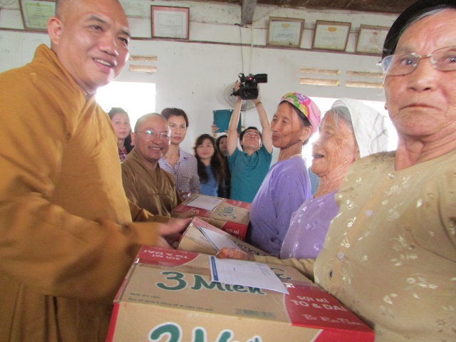 Quỹ Từ thiện ĐPNN: Cứu trợ cho đồng bào miền Trung