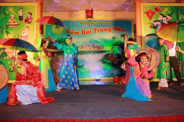 Bản Tin Chương trình “Đêm Hội Trăng Rằm” tại Thiền Tự Trúc Lâm Viên Giác, thành phố Nha Trang.