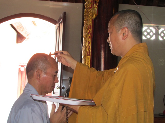 Quỹ Từ thiện Đạo Phật Ngày Nay cứu trợ miền Trung đợt 2 tại Hà Tĩnh và Đà Nẵng