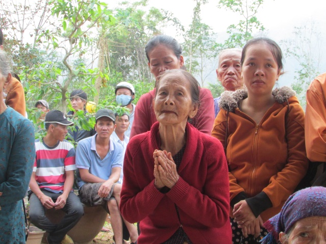 Quỹ Từ thiện Đạo Phật Ngày Nay cứu trợ miền Trung đợt 2 tại Hà Tĩnh và Đà Nẵng