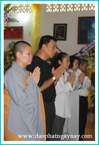 Chùm ảnh: Ban trị sự GHPGVN TP. HCM viếng giác linh HT. Thích Đạt Đạo