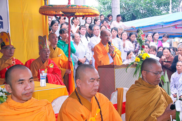 Gia Lai: Lễ đúc đại hồng chung chùa Linh Hội