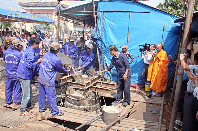 Gia Lai: Lễ đúc đại hồng chung chùa Linh Hội