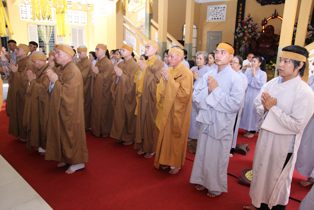 Ngày thứ nhất: Các phái đoàn viếng tang cố HT. Thích Nhật Quang