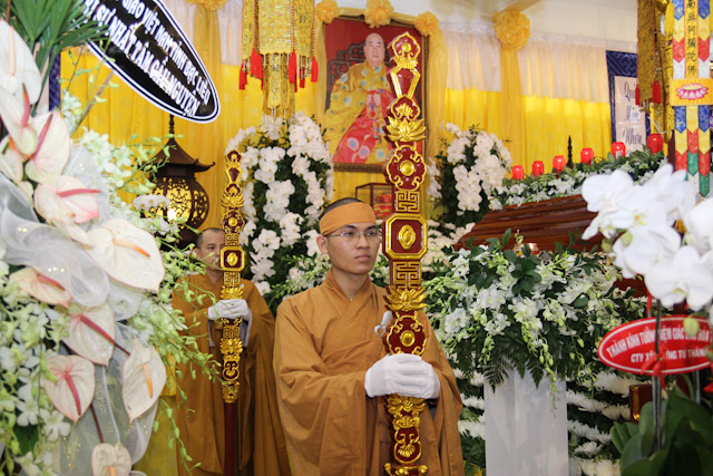 Ngày thứ nhất: Các phái đoàn viếng tang cố HT. Thích Nhật Quang