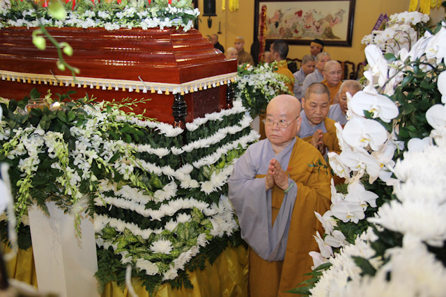 Ngày thứ nhất: Các phái đoàn viếng tang cố HT. Thích Nhật Quang