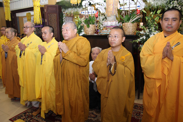 Ngày thứ nhất: Các phái đoàn viếng tang cố HT. Thích Nhật Quang
