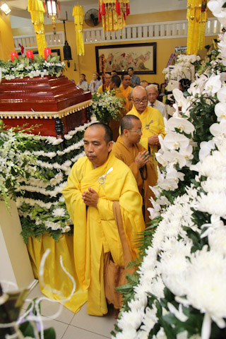 Ngày thứ nhất: Các phái đoàn viếng tang cố HT. Thích Nhật Quang