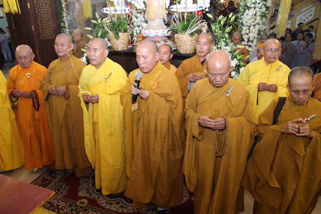 Ngày thứ nhất: Các phái đoàn viếng tang cố HT. Thích Nhật Quang