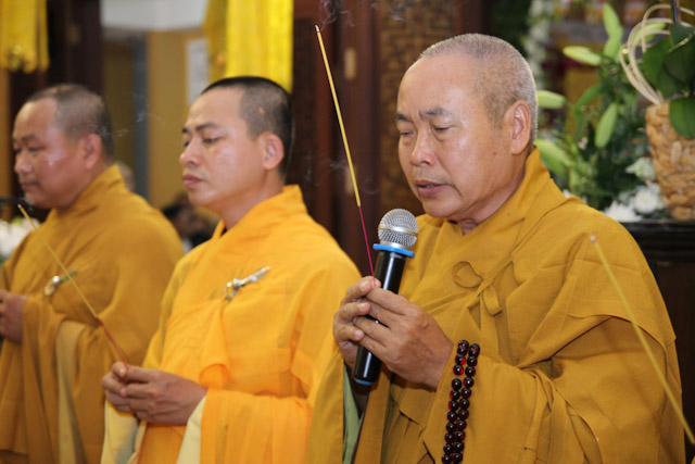 Ngày thứ nhất: Các phái đoàn viếng tang cố HT. Thích Nhật Quang