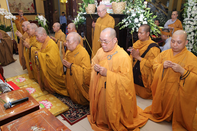 Ngày thứ nhất: Các phái đoàn viếng tang cố HT. Thích Nhật Quang
