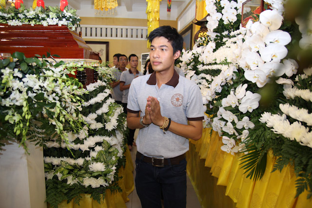 Ngày thứ nhất: Các phái đoàn viếng tang cố HT. Thích Nhật Quang