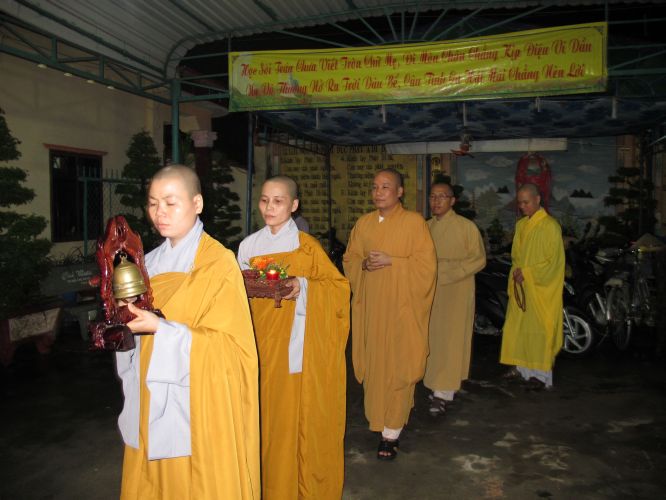 Đồng Nai: Đốt nến tri ân đón mùa hiếu hạnh