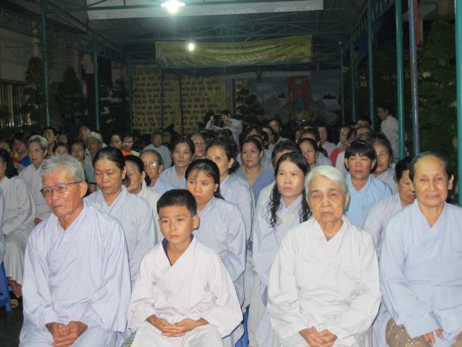 Đồng Nai: Đốt nến tri ân đón mùa hiếu hạnh