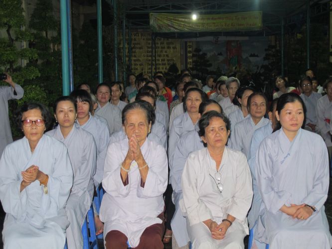Đồng Nai: Đốt nến tri ân đón mùa hiếu hạnh