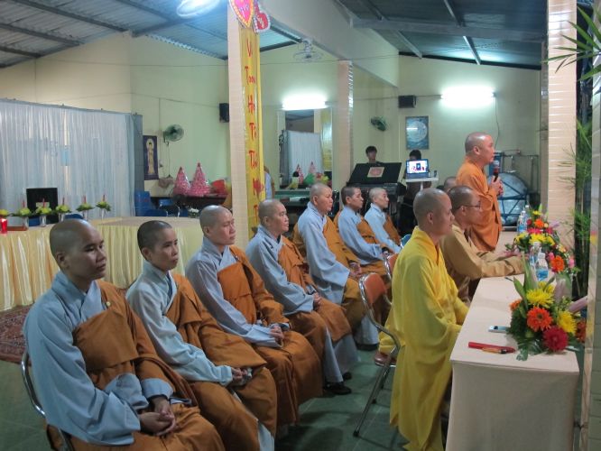 Đồng Nai: Đốt nến tri ân đón mùa hiếu hạnh