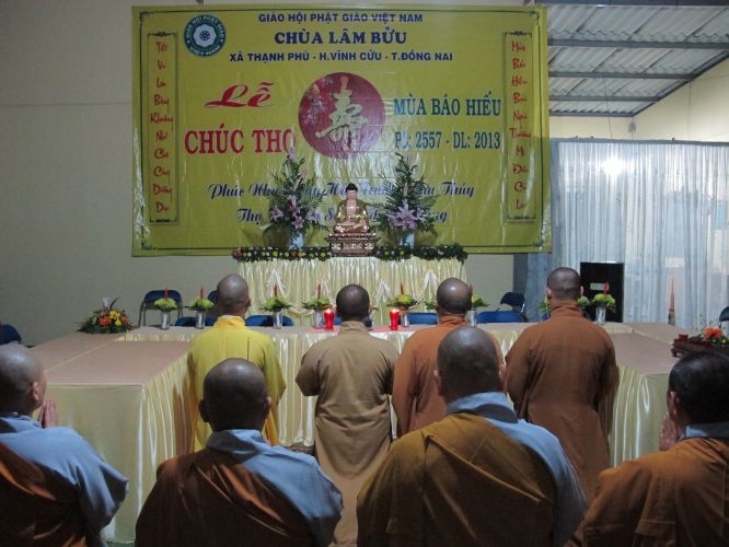 Đồng Nai: Đốt nến tri ân đón mùa hiếu hạnh