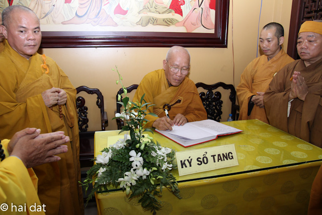 Ngày thứ 3: Các phái đoàn viếng tang cố HT. Thích Nhật Quang