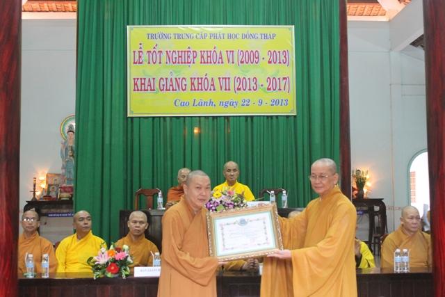 Đồng Tháp: Tốt Nghiệp Trung Cấp Phật Học Khóa VI – Khai Giảng Kháo VII