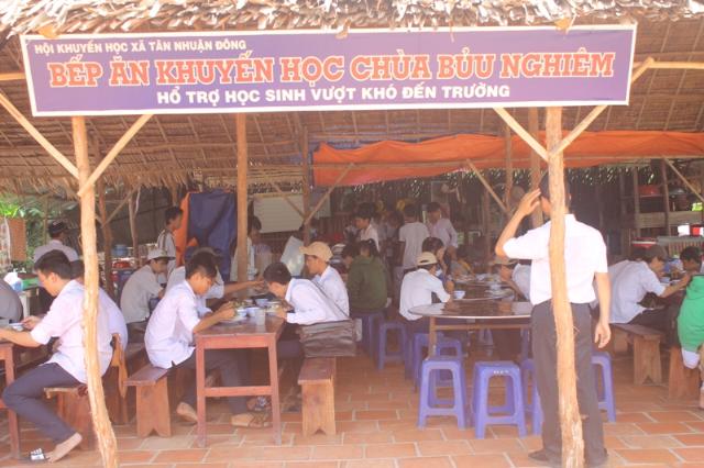 Đồng Tháp: Bếp Ăn Khuyến Học Chùa Bửu Nghiêm