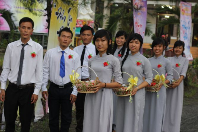 Long An: Bông hồng vào làng trong mùa Vu lan tại chùa Khánh Ninh